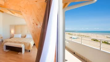 Deluxe Double Room, Partial Sea View | Balcony