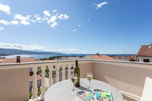 Outdoor dining - Bed &Breakfast  VILLA ANA  (krk)