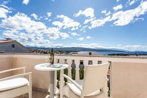 Outdoor dining - Bed &Breakfast  VILLA ANA  (krk)