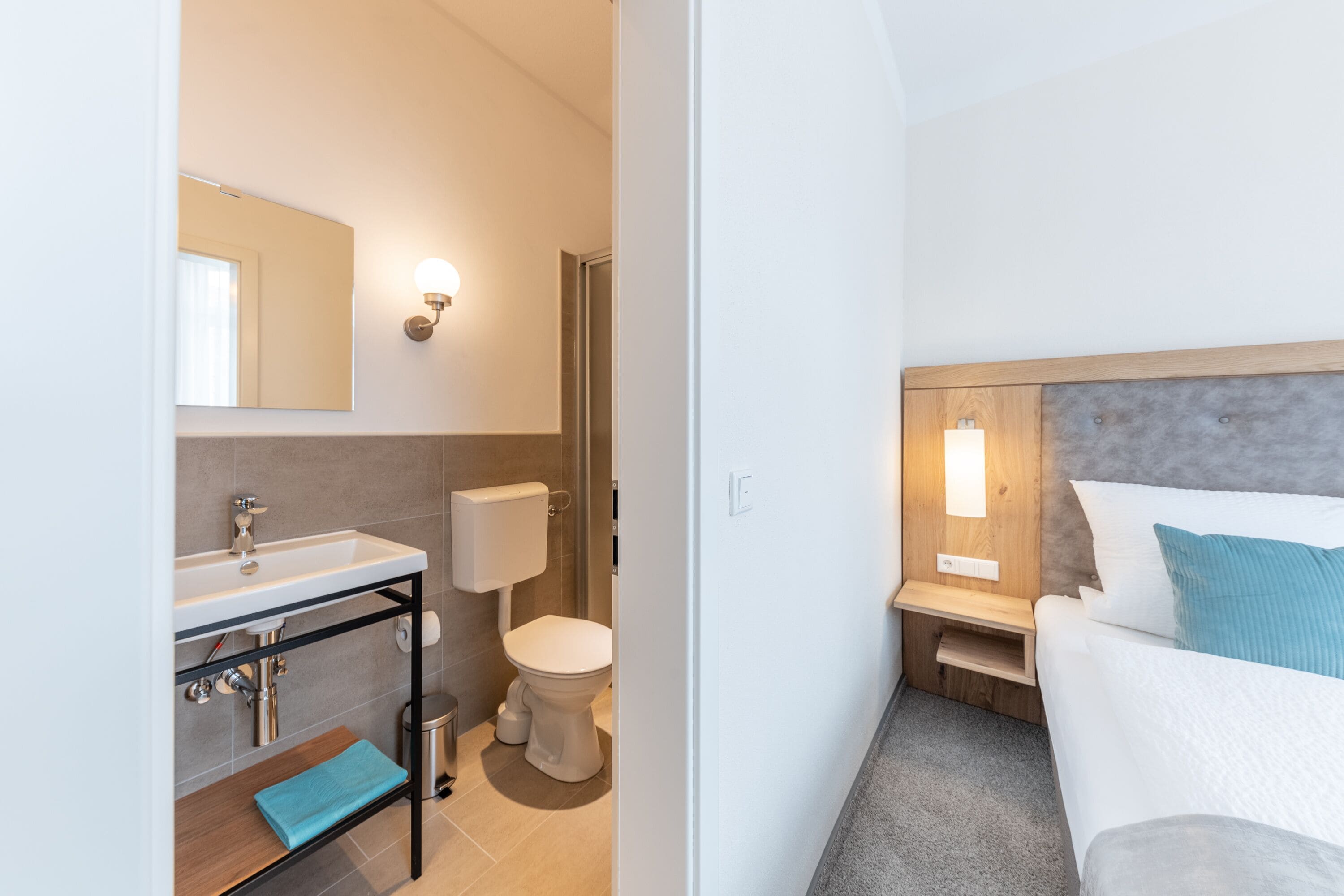 standard double room | soundproofing, free wifi, bed sheets