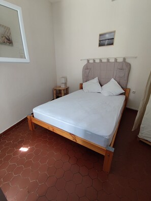 2 chambres, fer et planche à repasser