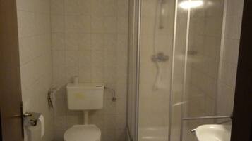 Comfort Double or Twin Room, Non Smoking, Private Bathroom | Bathroom