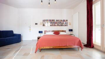 Tripla Deluxe | 1 camera, biancheria da letto di alta qualità, copriletto in piuma