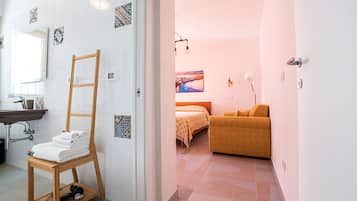 Camera tripla | 1 camera, biancheria da letto di alta qualità, copriletto in piuma