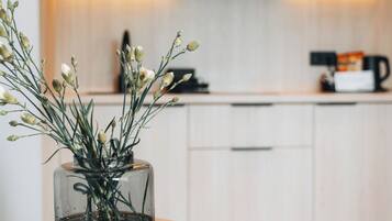 Departamento junior (4 persons) | Cocineta privada | Frigobar, microondas, parrilla de estufa y cafetera y tetera