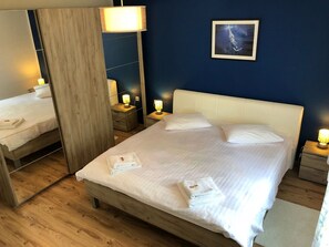 3 bedrooms, iron/ironing board, WiFi