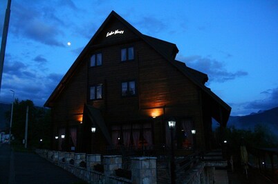 Mountain View Studio Apartment for 4 People