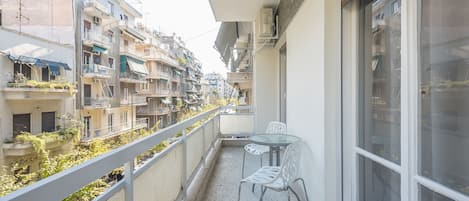 Apartamento, 2 habitaciones | Balcón