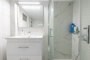 Apartment, 2 Bedrooms | Bathroom | Shower, towels - Victoria Diamond Suites Apartments (Athens)