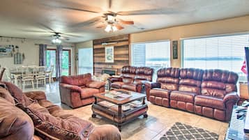 TV, fireplace, DVD player, books