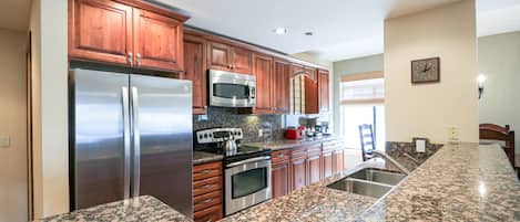 Condo, 2 Bedrooms | Private kitchen