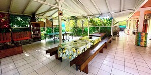 Tischtennisplatte, Bücher