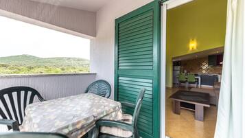 Apartment (Standard One Bedroom Apartment-A3) | Balkon