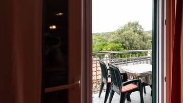 Apartment (One Bedroom Apartment-A2) | Balkon