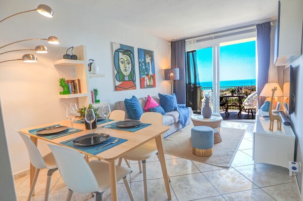 Interior - Palma Fiesta Apartment by Hello Homes Sitges (Sitges)