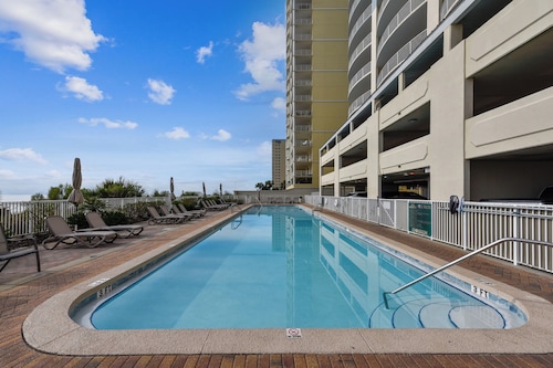 Twin Palms by Book That Condo