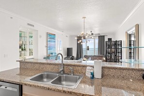 Condo, 2 Bedrooms, Balcony, Ocean View (505) | Private kitchen