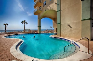 Indoor pool, 2 outdoor pools