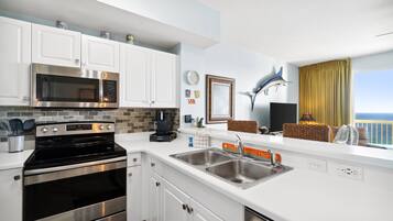 Condo, 1 Bedroom, Balcony, Ocean View (1504) | Private kitchen | Full-size fridge, microwave, coffee/tea maker, cookware/dishes/utensils