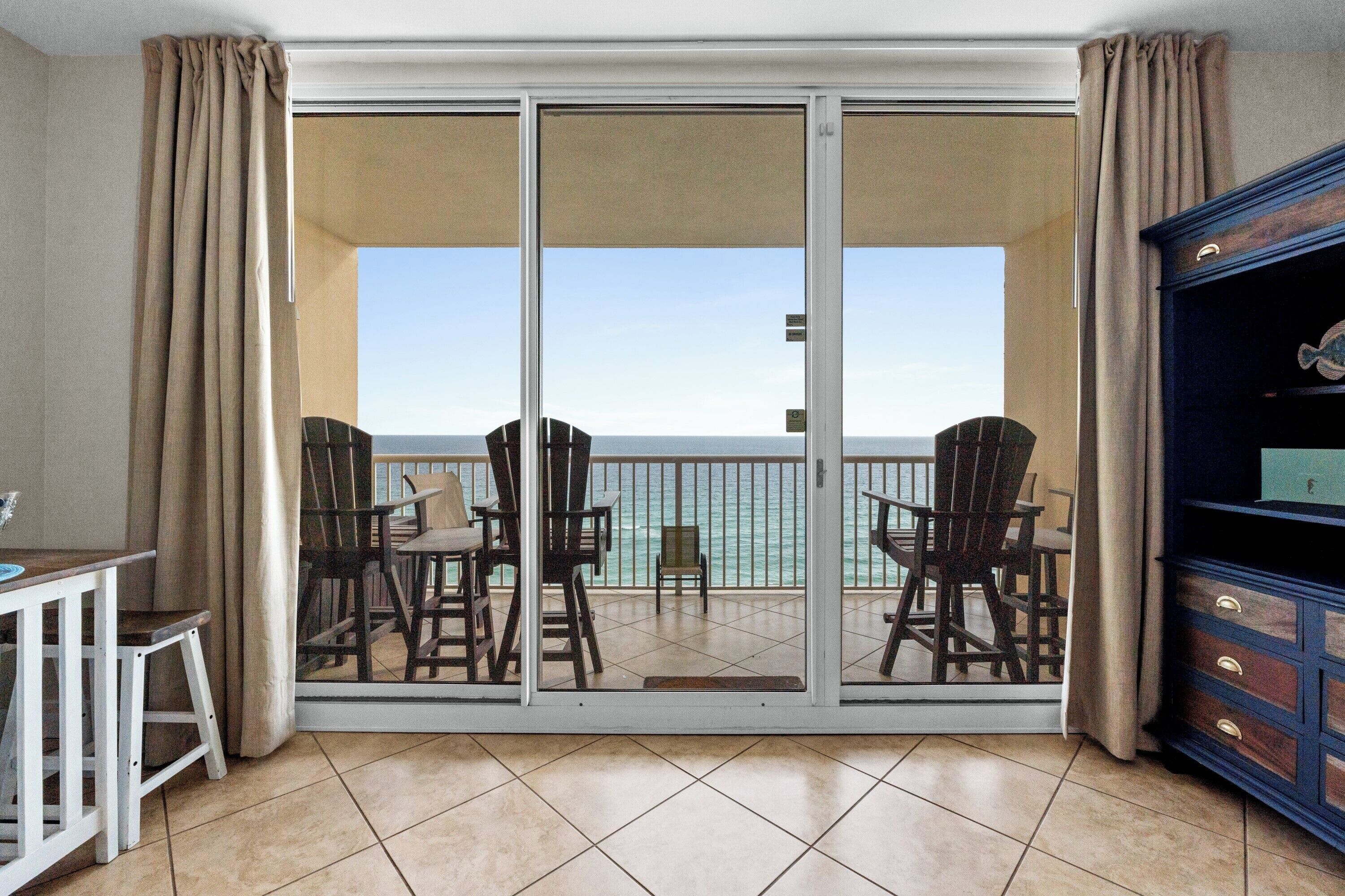 Condo, 2 Bedrooms (1307 T1) | Living area | 32-inch flat-screen TV with cable channels, TV