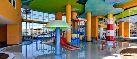 Piscine couverte, 2 piscines extérieures