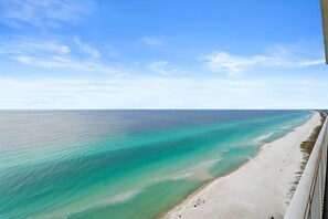 Condo, 2 habitaciones, balcón, vista al océano (2102 W) | Vista del balcón