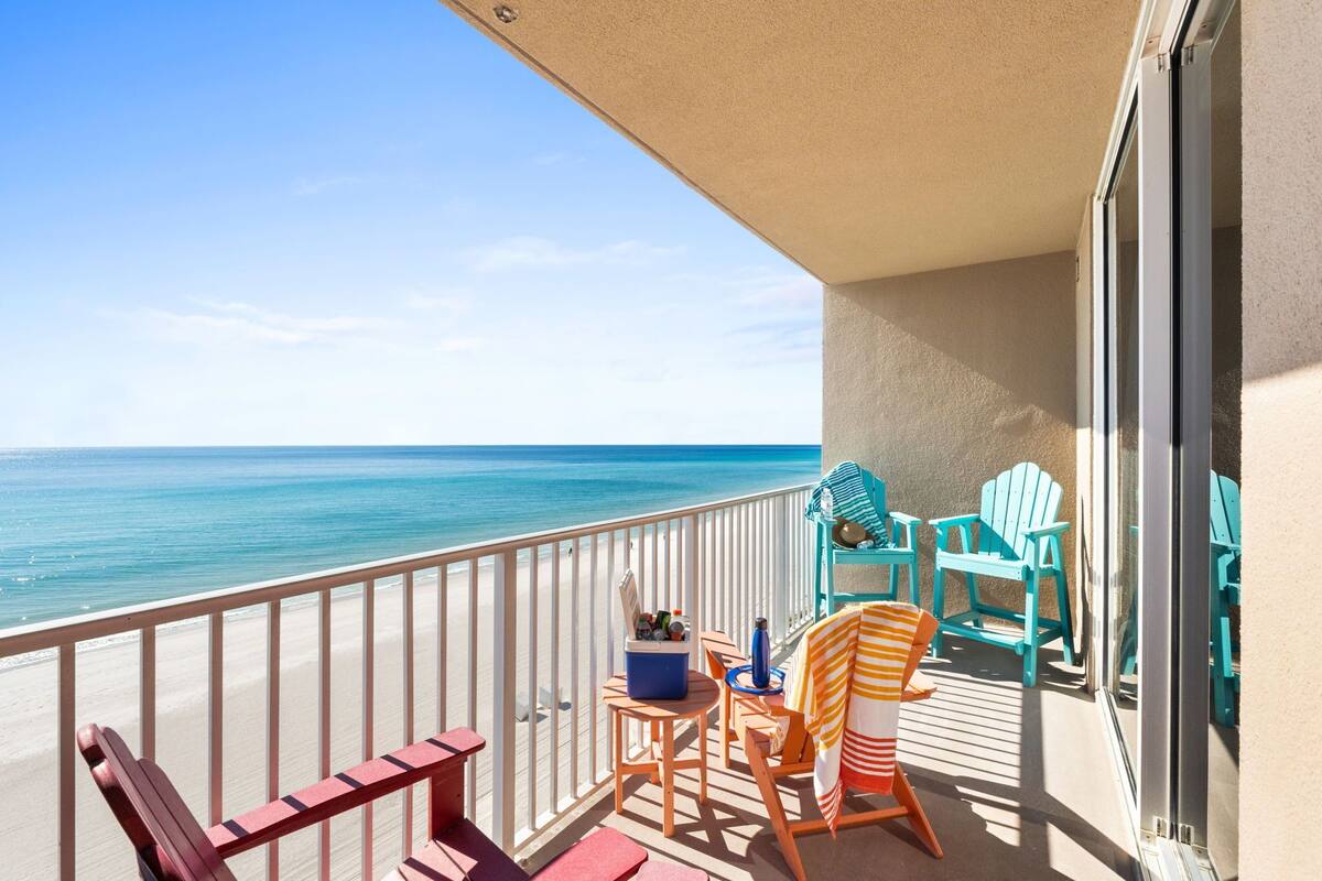 Deluxe Condo, 2 Bedrooms, Balcony, Ocean View (505) | Teres/patio