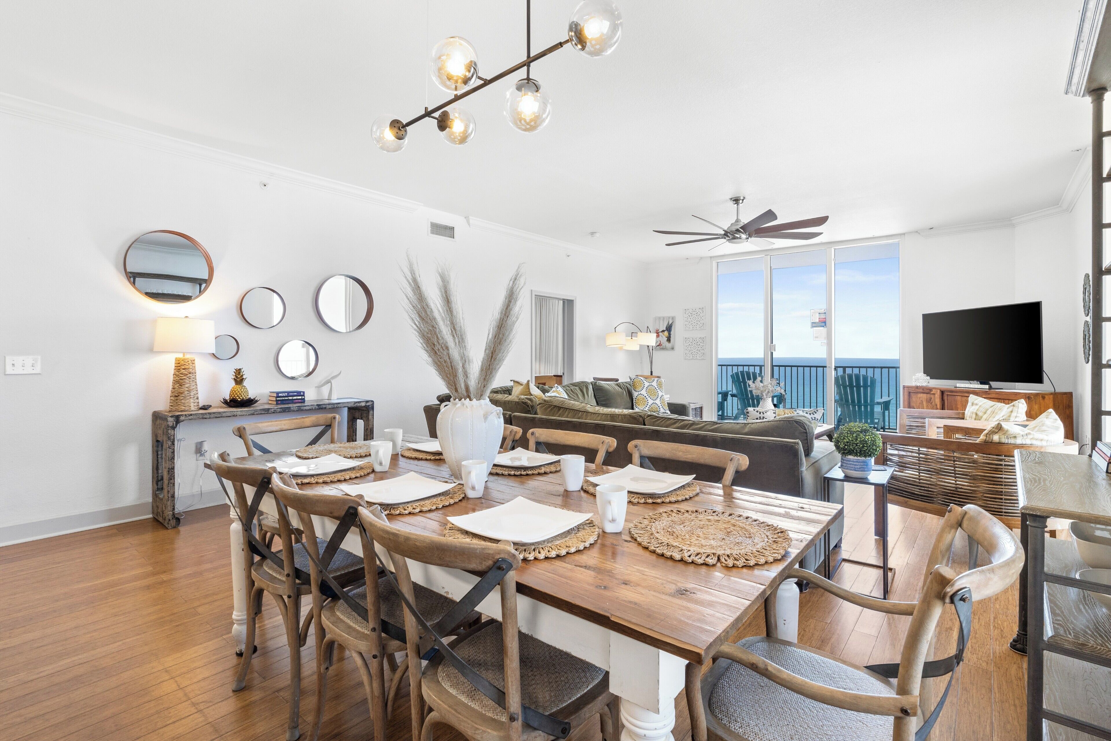 Penthouse, 4 Bedrooms, Balcony, Ocean View (2801) | In-room dining
