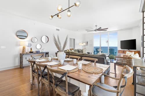 Penthouse, 4 Bedrooms, Balcony, Ocean View (2801) | In-room dining