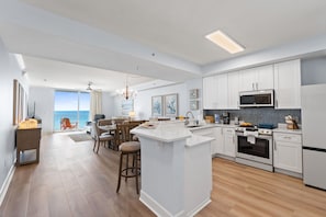 Deluxe Condo, 2 Bedrooms, Balcony, Ocean View (505) | Private kitchen - Tidewater by Book That Condo (Panama City Beach)