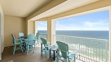 Condo, 2 phòng ngủ (1707) | Ban công