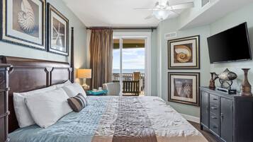 Condo, 2 Bedrooms (405 Tower II) | Roupas de cama premium, individualmente decorados