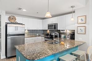 Condo, 2 Bedrooms (1707) | Private kitchen | Full-size fridge, microwave, oven, stovetop
