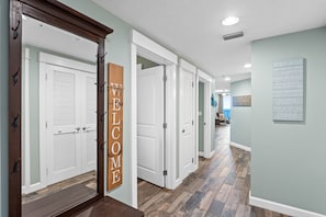 Condo, 2 Bedrooms (1808)
