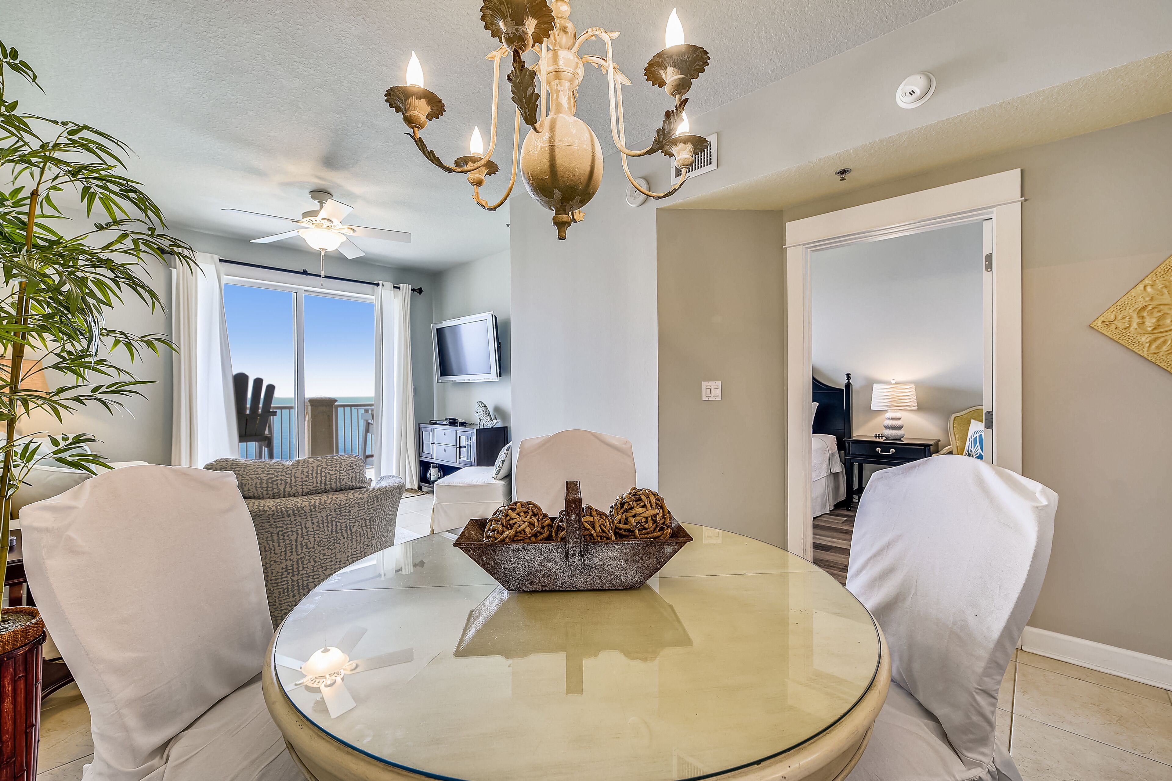 Condo, 2 Bedrooms (1905-1) | In-room dining