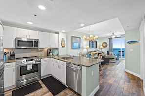 Condo, 2 Bedrooms (1808) | Private kitchen