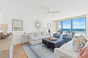 Living room - Edgewater by Book That Condo (Panama City Beach)