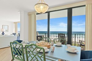 Dining room - Edgewater by Book That Condo (Panama City Beach)
