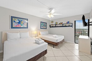 2 bedrooms, individually decorated, individually furnished - Edgewater by Book That Condo (Panama City Beach)