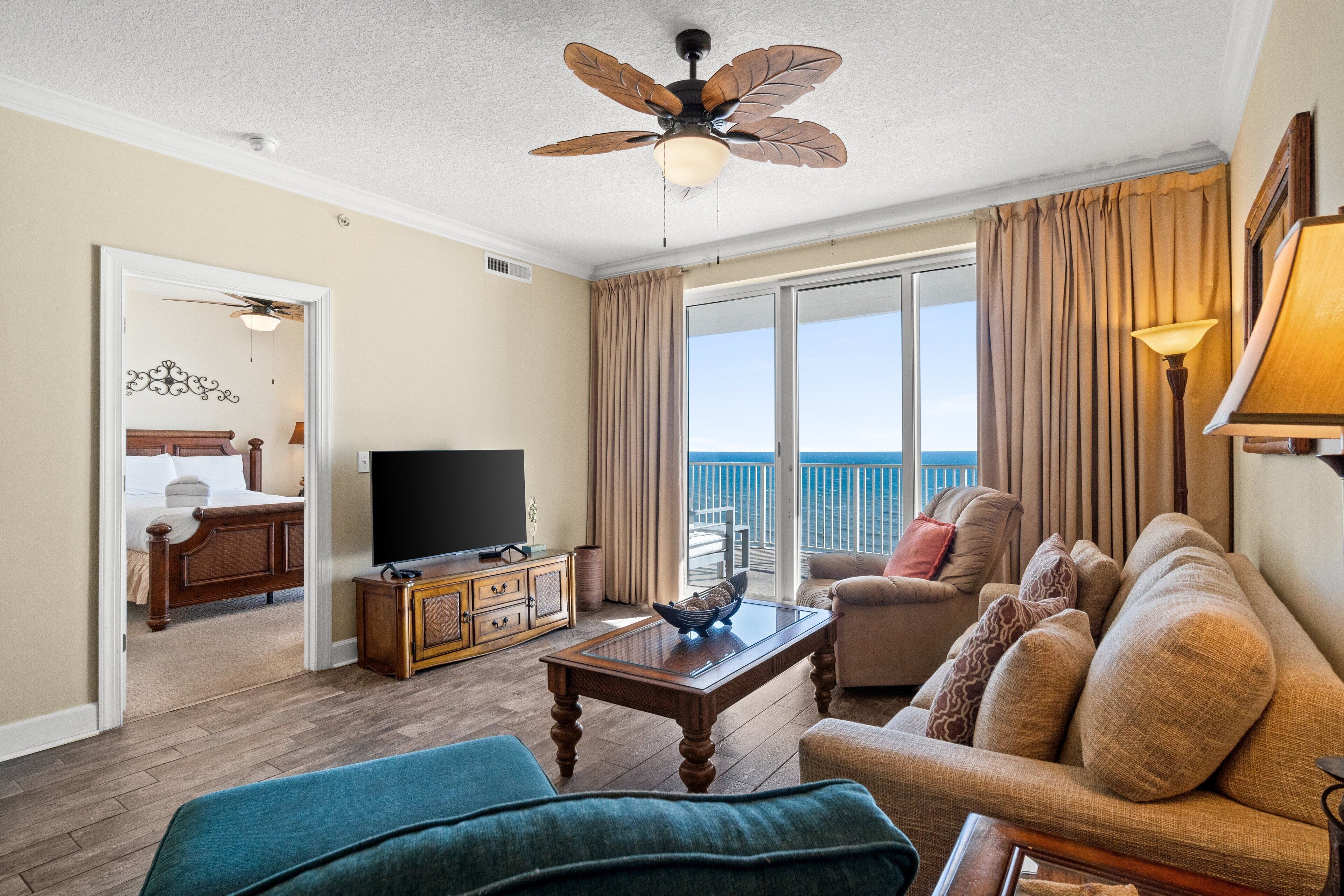 Condo, 2 Bedrooms, Balcony, Ocean View (1801) | Living area