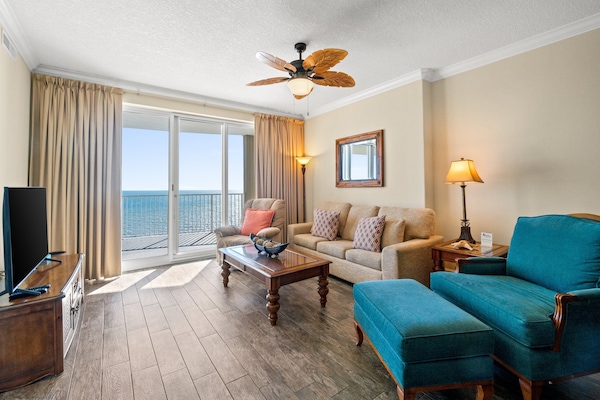 Condo, 2 Bedrooms, Balcony, Ocean View (1801) | Ruang tamu | 32 inci televisyen skrin rata dengan kabel, TV