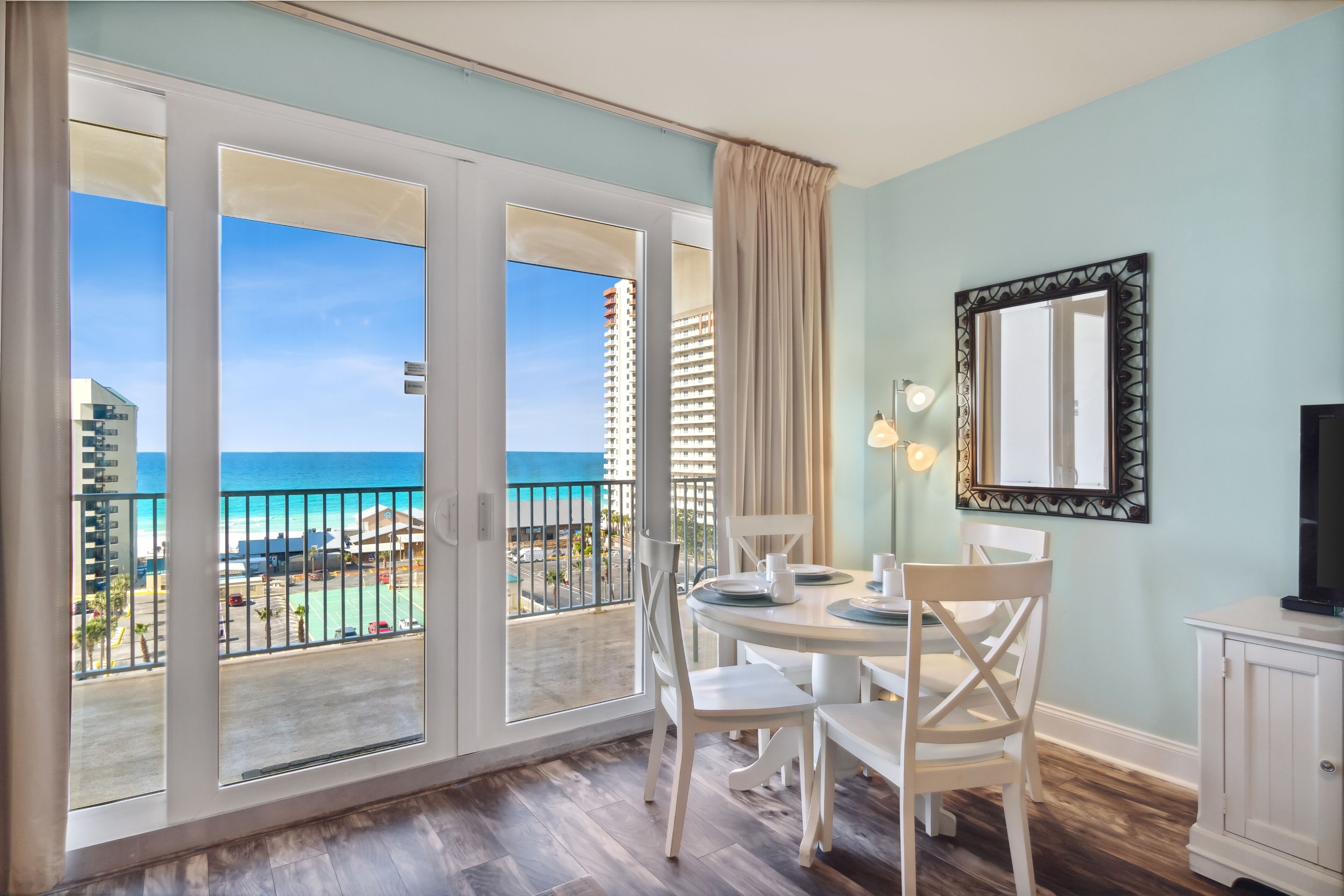 Condo, 2 Bedrooms, Balcony, Ocean View (724) | In-room dining