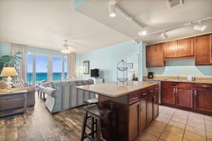 Private kitchen - Laketown Wharf by Book That Condo (Panama City Beach)