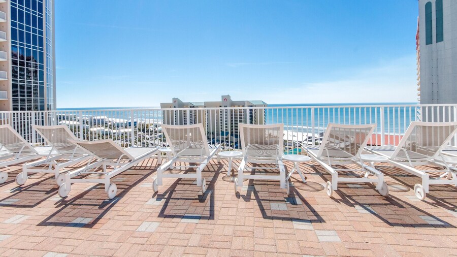 Laketown Wharf by Book That Condo