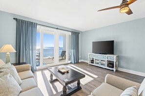 Living area - Laketown Wharf by Book That Condo (Panama City Beach)
