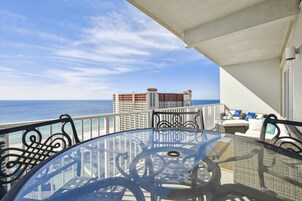 Íbúð - 2 svefnherbergi - svalir - útsýni yfir hafið (2023) | Svalir