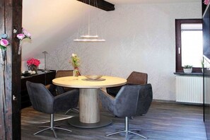 Unclassified image, 4 of 16, button - 3-room vacation apartment (up to 4 persons on request) - Gästezimmer Wagner (Hann. Münden)