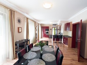 تناول الطعام