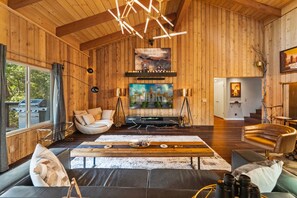 Smart TV, fireplace, stereo, computer monitors