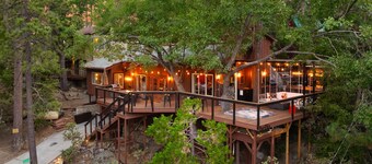 Unique Modern Cabin w/spa, dry sauna